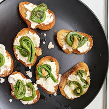 Load image into Gallery viewer, Fresh Fiddleheads