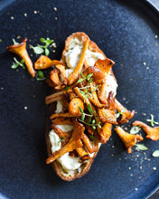 Load image into Gallery viewer, Toast of fresh chanterelle pacific wild pick