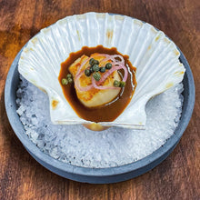 Load image into Gallery viewer, Diver Scallops In Shell - Pacific Wild Pick