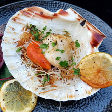 Load image into Gallery viewer, Large Fresh Sea Scallops Alive - Pacific Wild Pick