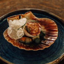 Load image into Gallery viewer, Large Fresh Sea Scallops Alive - Pacific Wild Pick