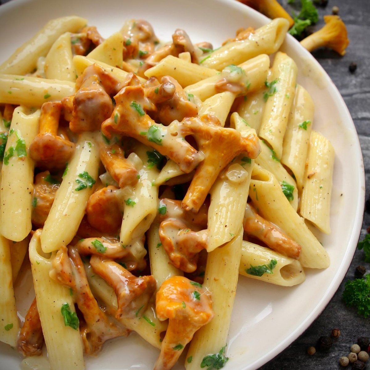 2025 Chanterelle Mushroom FRESH Pacific Wild Pick 2024 Chanterelle Mushroom Fresh 649983 1200x1200