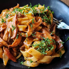 Load image into Gallery viewer, Fresh Saffron Milk Caps - Pacific Wild Pick
