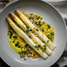 Load image into Gallery viewer, White Asparagus - Pacific Wild Pick
